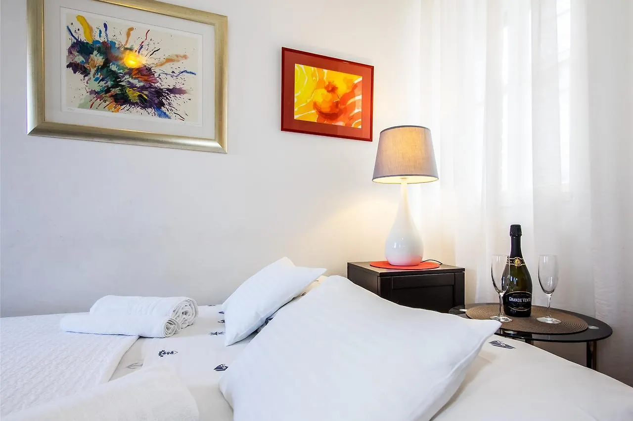 Guest House Leta With Parking Split