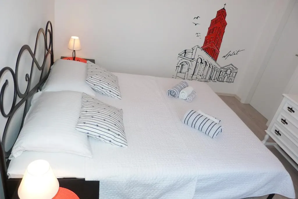 Guest House Leta With Parking 스플리트